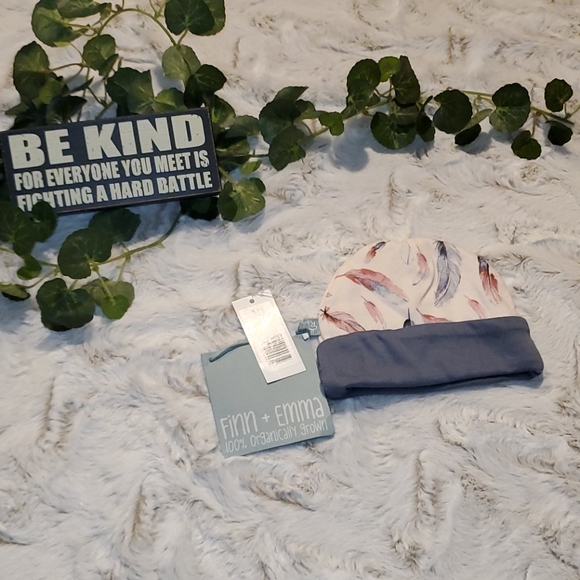 Finn+Emma organic baby hat - Picture 1 of 3